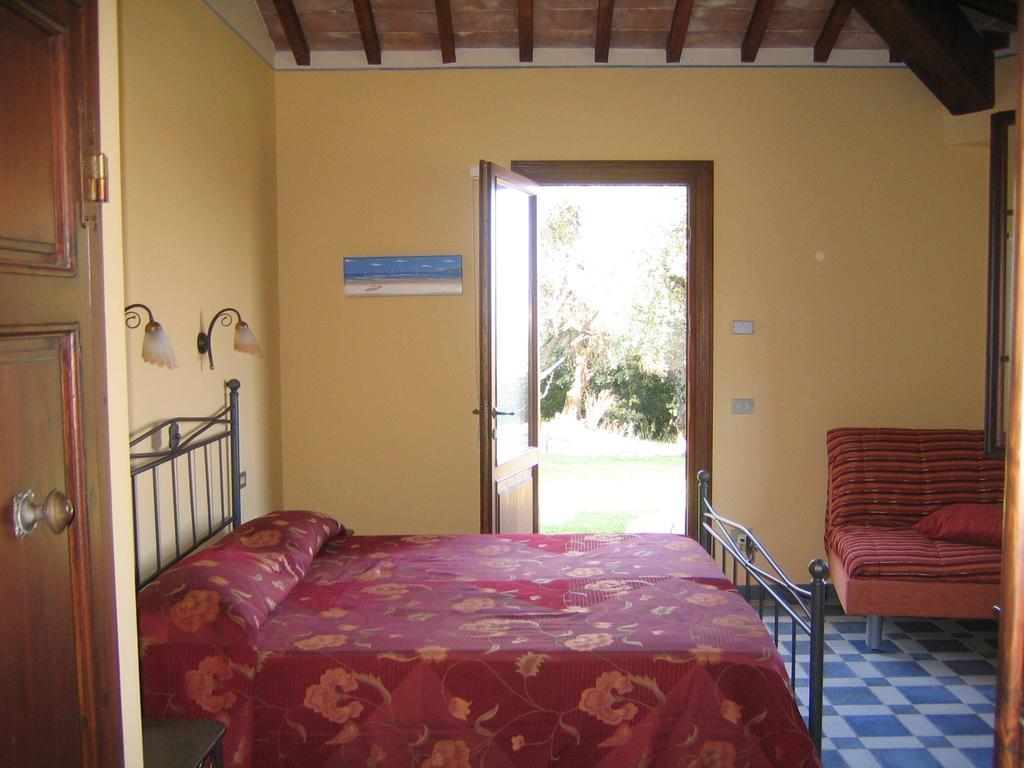 Bed and Breakfast Il Pino Vetulonia Zimmer foto