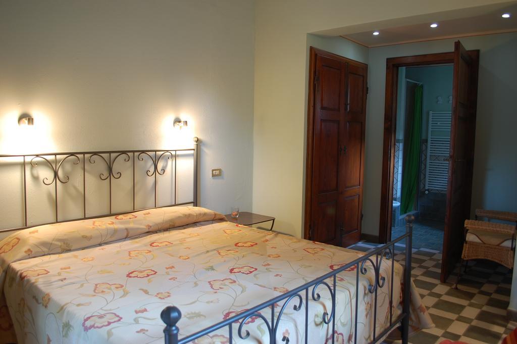 Bed and Breakfast Il Pino Vetulonia Zimmer foto