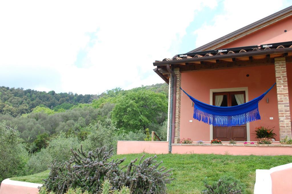 Bed and Breakfast Il Pino Vetulonia Exterior foto