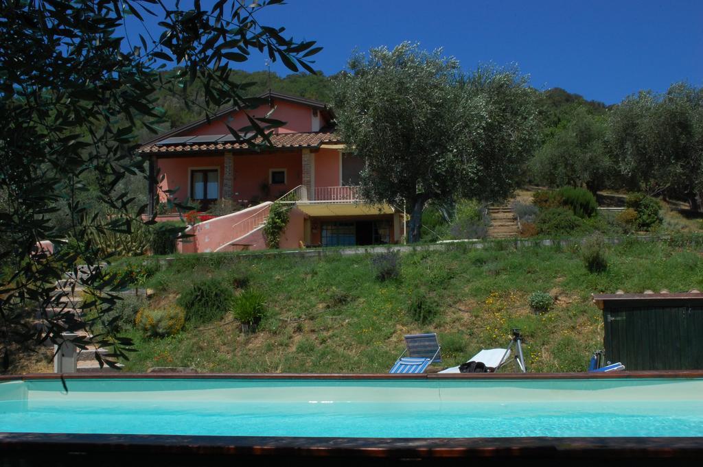 Bed and Breakfast Il Pino Vetulonia Exterior foto