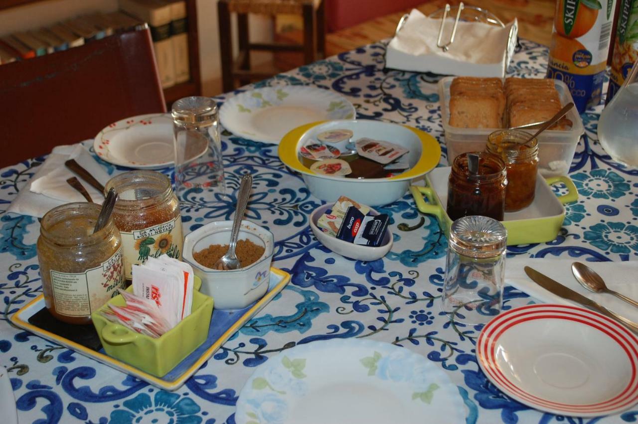 Bed and Breakfast Il Pino Vetulonia Exterior foto
